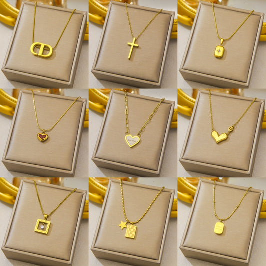 Luxury and exclusive small-scale collar necklace
